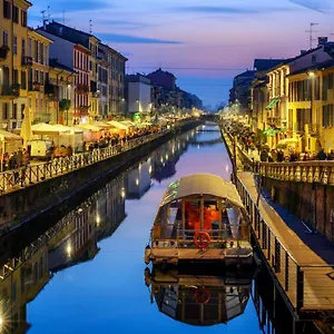 https://comfortable-studio-flat-by-the-navigli.italymilanhotels.net